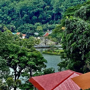 Pensión Sesatha, Kandy